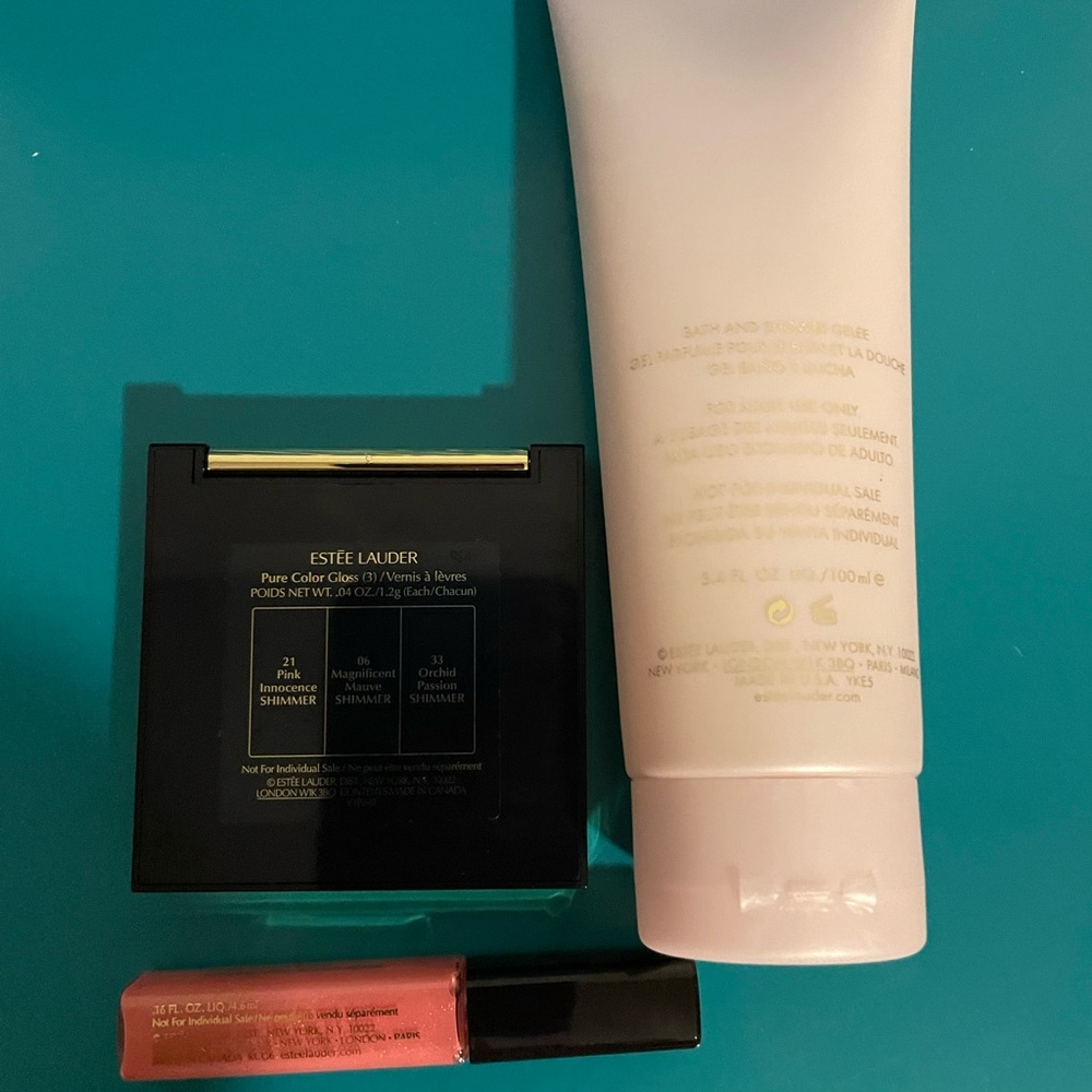 💋New Estee Lauder Lip Gloss and Beautiful Bath/Shower Gelee - Picture 3 of 4
